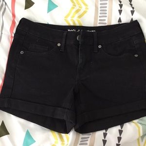 Black jean shorts mid-rise midi